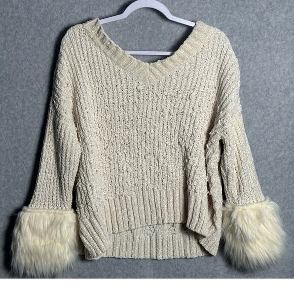 Fashion‎ Nova Sz Small Fur Cuff V-Neck Pullover Cable Knit Sweater Cream Soft - Picture 2 of 8
